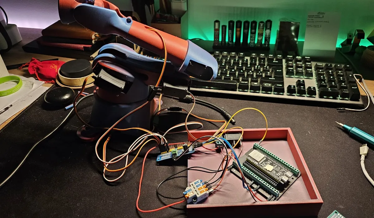 5-DOF Robotic Manipulator — IoT Standalone