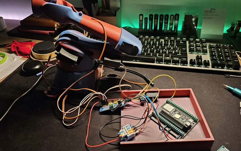 5-DOF Robotic Manipulator — IoT Standalone